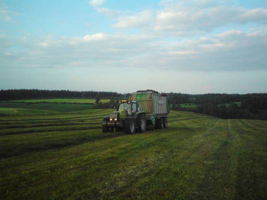 Valtra 8150 ja Bergmann
Toista satoa tekemässä.
Avainsanat: valtra 8150 bergmann