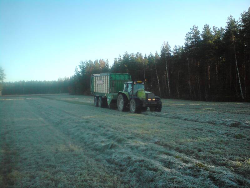 8150 ja bergmann
Pakastettua rehua
Avainsanat: valtra 8150 bergmann