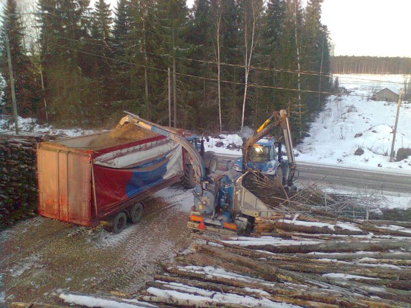 Haketusta t8050+mus-max & t7060+hakekärry
