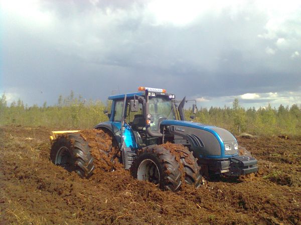 Valtra t162
