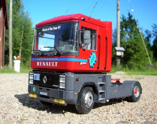 Renault Magnum AE500
Lähes suoraan laatikosta rakennettu. 
Avainsanat: Renault Magnum Italeri 1:24