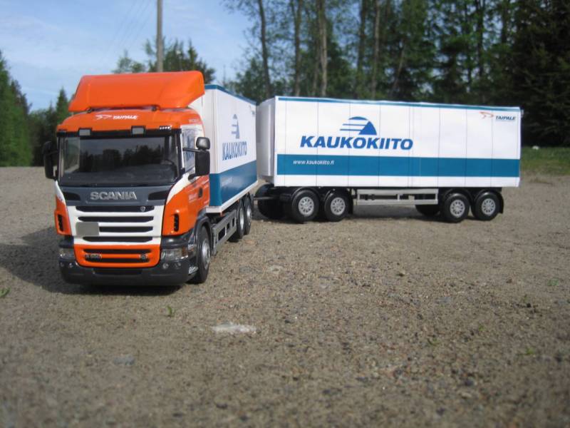 Scania R500 Kuljetusliike Taipale
Tälläsen tein tos joku aika sitten, kuvassa puuttuu ainakin kilpi ja jotain pientä.
Avainsanat: Scania Emek R500 Kaukokiito Taipale