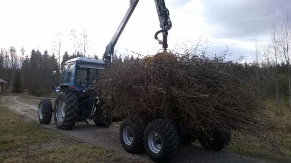 Ford ja Patruunat
RIsujen ajoa
Avainsanat: Ford patruuna