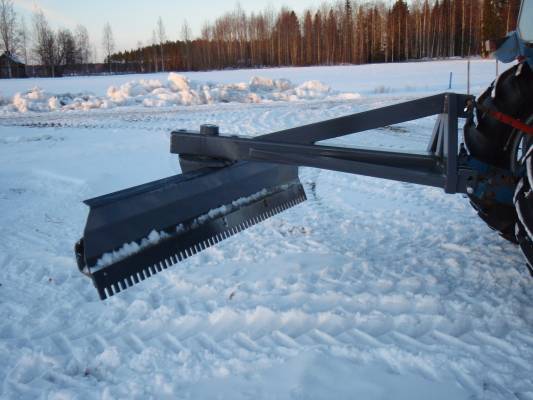 Perälevy, talviprojekti nro. 1
Tuommonen tuli värkkäiltyä tallis aikansa kuluksi. Käännöstä tuli turhanki tiivis mutta kaiketi siihen tulee ajan kanssa toimintavälys.
Avainsanat: perälevy