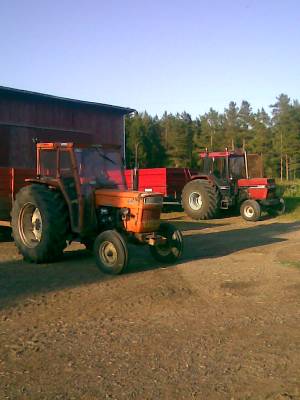 Takapotkut valmiina hakkeenajoon
Fiat 640 + kipa ja caseih 845 + tuhti
Avainsanat: kipa fiat natikka tuhti