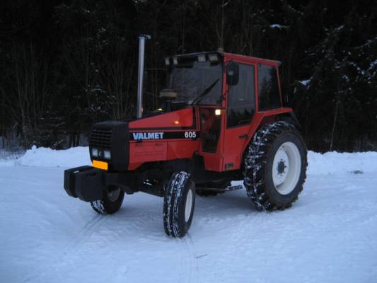 valmet 605 
uudehkolla rst putkella..
Avainsanat: 605 valmet rst putki