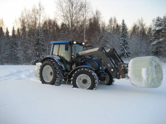 Valtra n111 eh
Tommonen tuli tossa alkuviikosta..6300 lähti vaihdossa..
Avainsanat: valtra n 111 eh