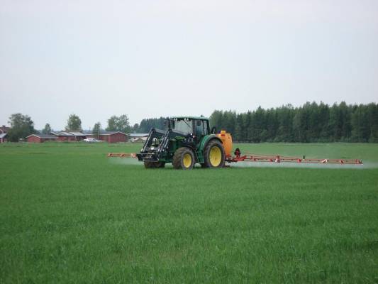 Ruiskutus
Avainsanat: John Deere Junkkari