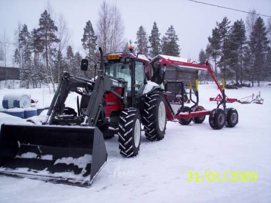 Valtra 900 + Patu 500
Rangan ajo yhistelmä.
Avainsanat: Valtra