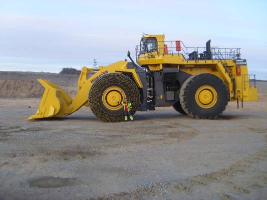 komatsu wa1200
pitihän siinä käydä poseeraamas ku komiasti siinä 4kentän laidalla oli parkis
Avainsanat: talvivaara