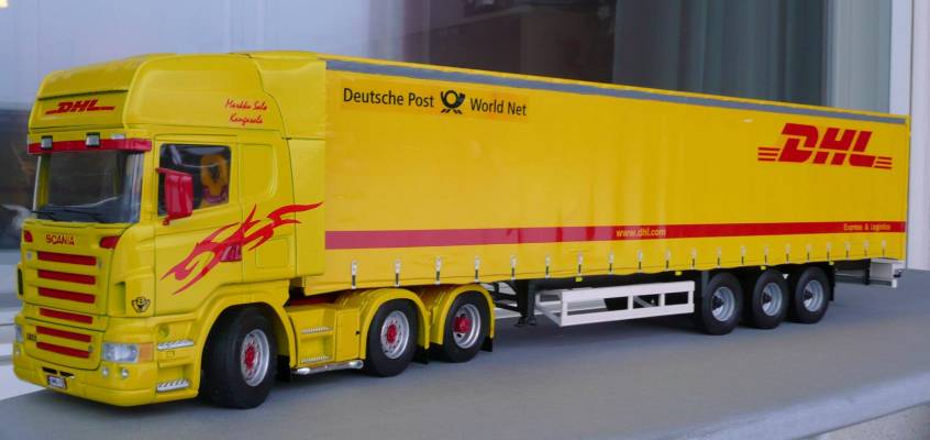 Scania R500 DHL
Yhdistelmä on tehty Italerin rakennus sarjoista paitsi et veturi on välitelitetty itse
Avainsanat: Scania DHL