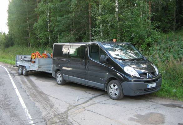 Lemminkäinen SIP/SOP: Renault Trafic ja Aku peräkärry
Avainsanat: päällystys sip sop sirotepintaus sirotepaikkaus