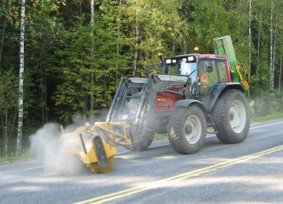 Andament SIP/SOP: Valtra 6x50 HiTech ja harja
Avainsanat: päällystys sirotepaikkaus sip sop