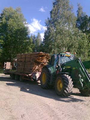 Lauta kuormaa
jd 6930 ja herbstin lavetti
Avainsanat: jd herbst