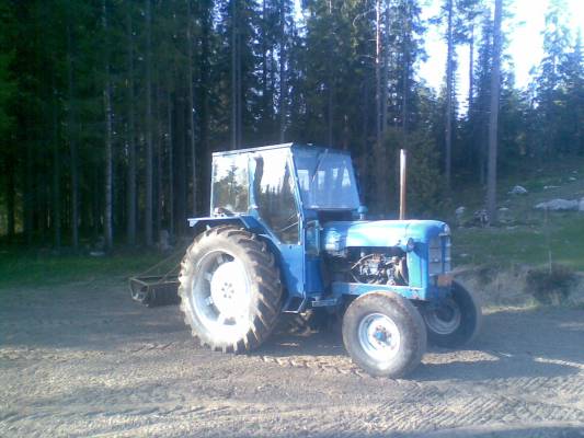 Fordson super major -64
jyräyksen lopettelua
Avainsanat: fordson super major