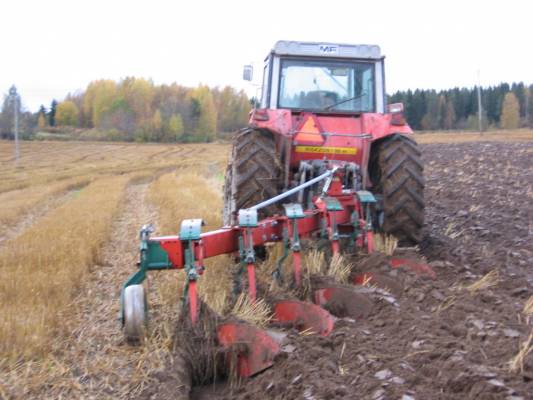 Mörköverku ja kyntöpelle 5
Massikan perässä itejatkettu 5 siipinen kwerneland
Avainsanat: Mörköverku ja kyntöpelle 5