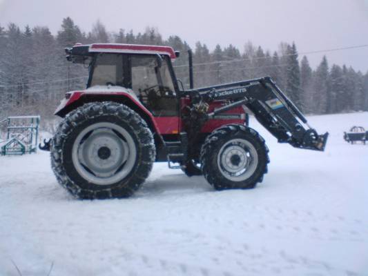 Case Maxxum 5120ic
piti jo heittää ketjut päälle
Avainsanat: case maxxum 5120