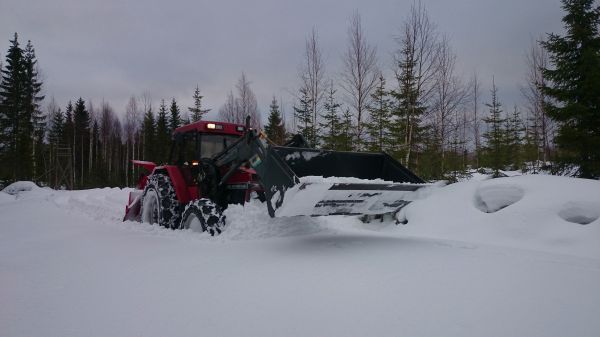 Alkaa lumi riittämään
Casella ummessa kahluuta 
Avainsanat: lumi case maxxum huki