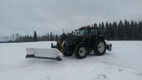 valtra n111+blizzard+leppä
auruu vehkeet
Avainsanat: valtra blizzard leppä