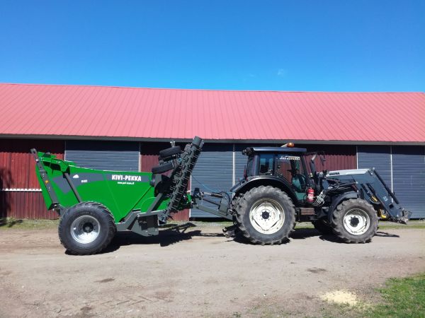 Valtra n111 ja kivipekka
Avainsanat: valtra n111 n series kivipekka