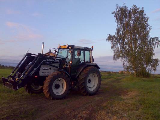 Valtra 6400
Kasvuston tiirailua
Avainsanat: 6400 valtra kasvustoa
