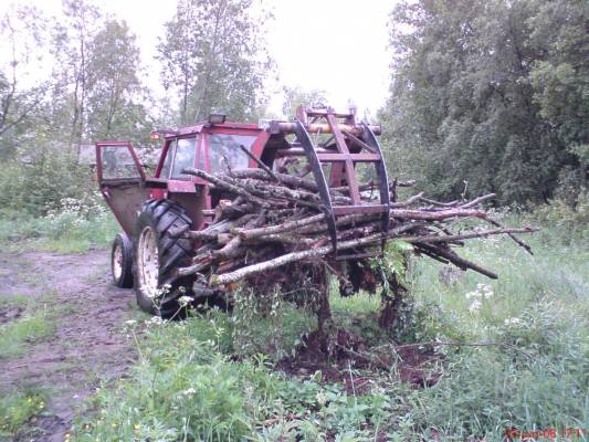 koura
valmet 565 ja tukkikoura
Avainsanat: valmet koura