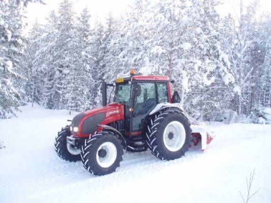 Valtra A92 & AT 231
Lumitöitä 2010
Avainsanat: valtra a92