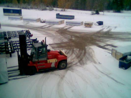 Kalmar dce 120
Yleisnäkymä tasaamon paketti päästä.
Keywords: Kalmar