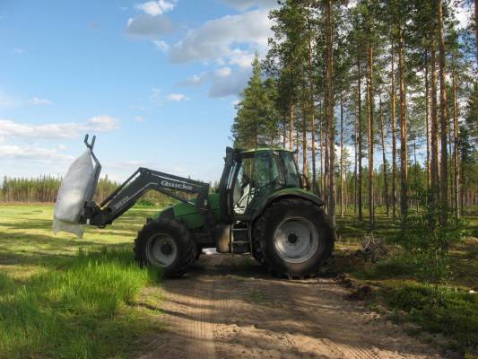 Deutz-Fahr
Lantojen levittelyä
