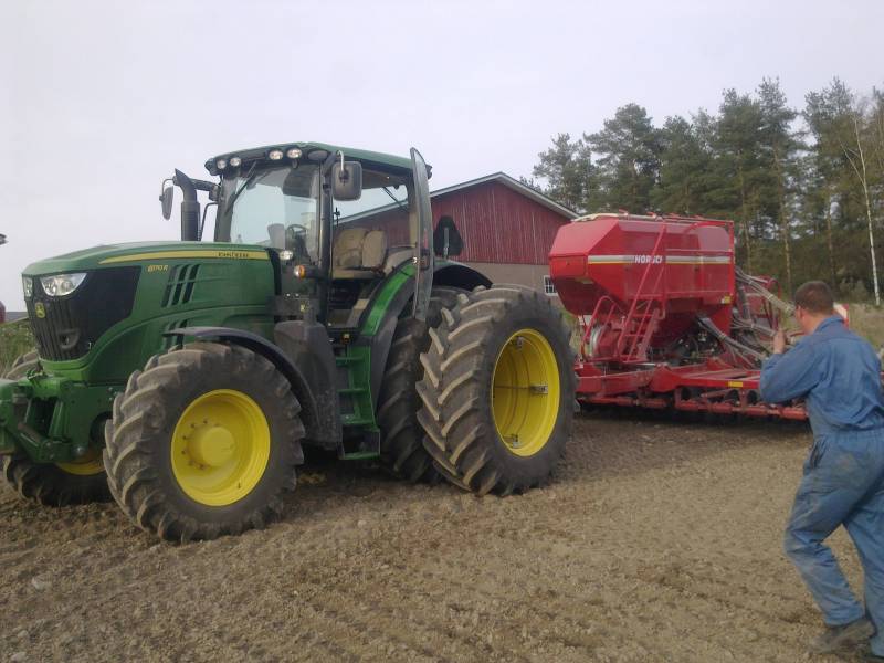 6170 R, horssin kutonen ja smurffi
semmone
Avainsanat: deere