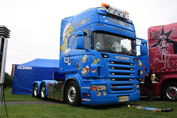 Power Truck Show 2012
Scania R500 Topline "Smurffi" - Sea Container Service Ltd Oy
Avainsanat: Scania R500 Topline SCS Power truck show 2012