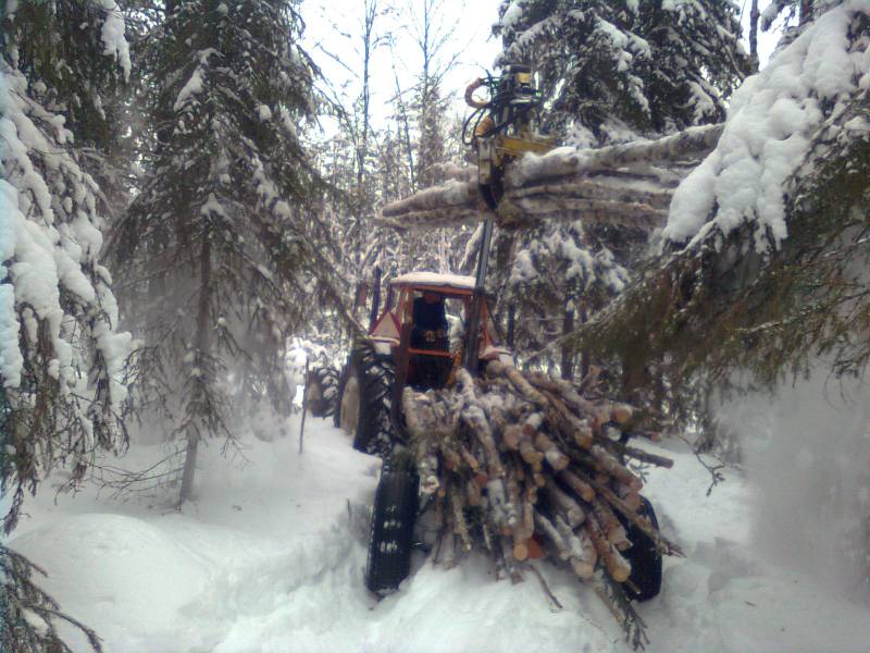 Rankaa kyytille
Valmet 903, Vama, Patu 
Avainsanat: Valmet Vama Patu