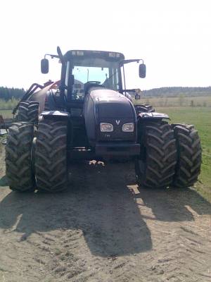 Valtra t151
