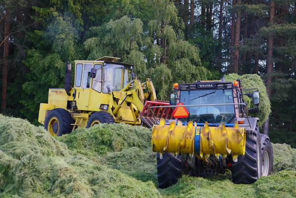 Valmet 800 - Valtra 8150
Avainsanat: valmet valtra 800 8150