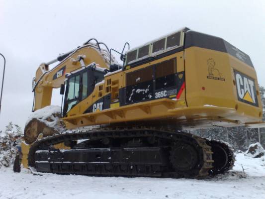 CAT365
Taisi olla menossa jarkan maanrakennukselle jos en väärin muista
