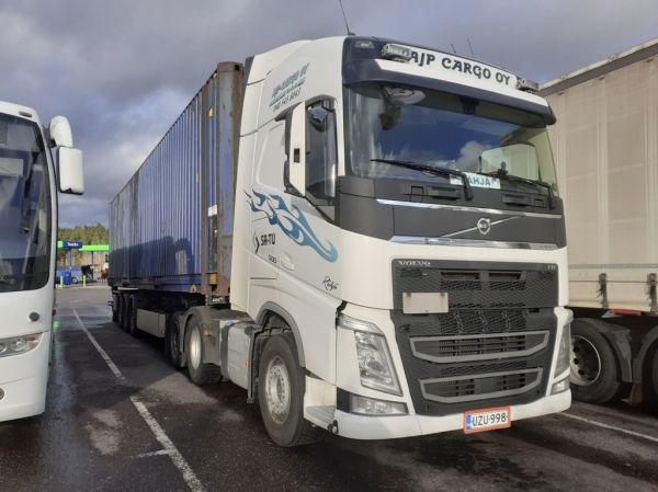 AJP-Cargon Volvo FH500
 AJP-Cargo Oy:n Volvo FH500 puoliperävaunuyhdistelmä.
Avainsanat: AJP-Cargo Volvo FH500 ABC Hirvaskangas Rähjä