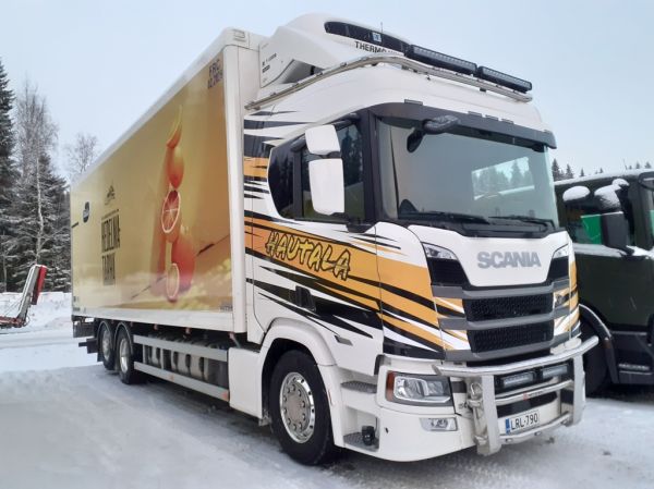 A Hautalan Scania 500R
Valion ajossa oleva A Hautalan Scania 500R maitoauto.
Avainsanat: Hautala Valio Scania 500R Hedelmätarha