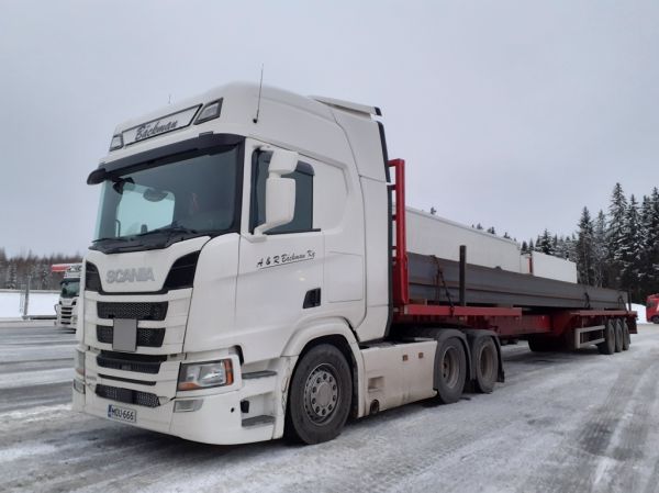 A&R Bäckmanin Scania R480
A&R Bäckman Ky:n Scania R480 puoliperävaunuyhdistelmä.
Avainsanat: Bäckman Scania R480 ABC Hirvaskangas