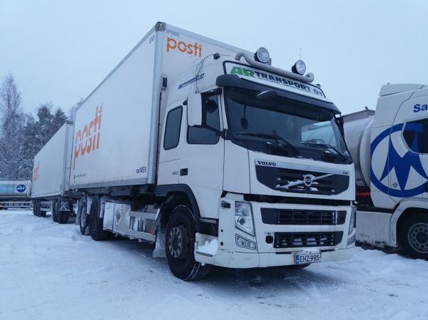 AR Transport Oy:n Volvo FM500
AR Transport Oy:n Volvo FM500 täysperävaunuyhdistelmä.
Avainsanat: AR Transport Ruuska Volvo FM500 Neste