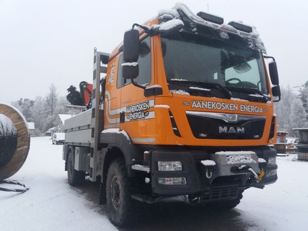 Äänekosken Energian MAN TGM 13.290
Äänekosken Energian nosturilla varustettu MAN TGM 13.290 kuorma-auto.
Avainsanat: Äänekosken-Energia MAN TGM 13.290