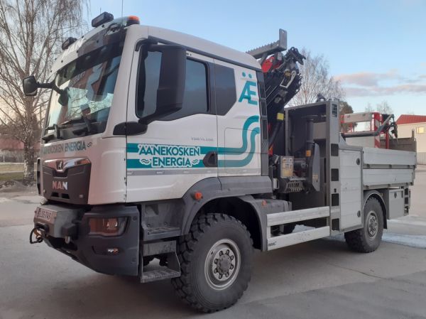Äänekosken Energian MAN TGM 13.290
Äänekosken Energian nosturilla varustettu MAN TGM 13.290 kuorma-auto.
Avainsanat: Äänekosken-Energia MAN TGM 13.290