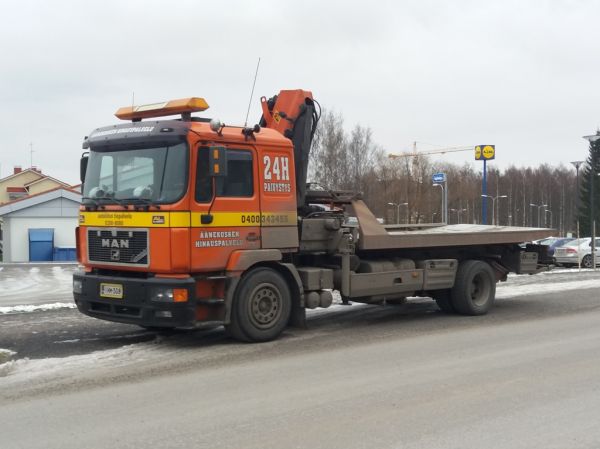 Äänekosken Hinauspalvelun MAN
Äänekosken Hinauspalvelun nosturilla varustettu MAN hinausauto.
Avainsanat: Äänekosken-Hinauspalvelu MAN