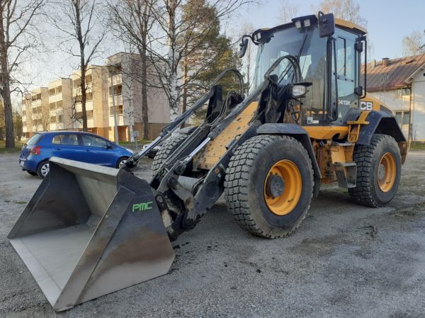 Äänekosken Kiinteistönhoidon JCB 413K
Äänekosken Kiinteistönhoito Oy:n Aluepalvelun JCB 413K pyöräkone.
Avainsanat: Äänekosken Kiinteistönhoito JCB413K