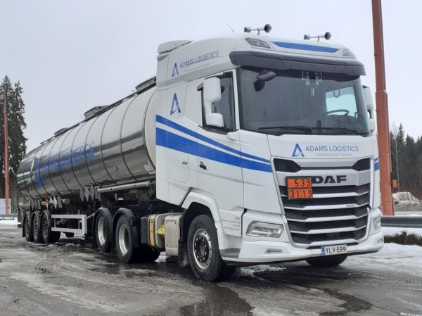 Adams Logisticsin DAF XG530
Adams Locistics Oy:n DAF XG530 puoliperävaunuyhdistelmä.
Avainsanat: Adams Locistics DAF XG530 ABC Hirvaskangas 1080