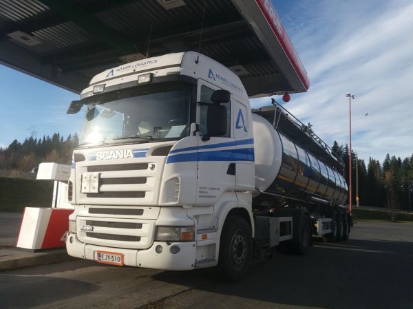 Adams Locisticsin Scania R420
Adams Locistics Oy:n Scania R420 puoliperävaunuyhdistelmä.
Keywords: Adams Locistics Scania R420 ABC Hirvaskangas