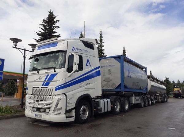 Adams Locisticsin Volvo FH500
Adams Locistics Oy:n Volvo FH500 b-juna.
Avainsanat: Adams Locistics Volvo FH500 1059 ABC