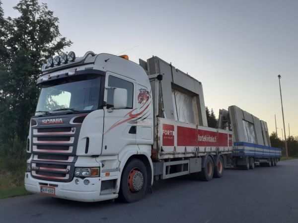 Ala-Korpelan Scania R500 
Ala-Korpela Oy:n nosturilla varustettu Scania R500 täysperävaunuyhdistelmä.
Avainsanat: Ala-Korpela Scania R500 ABC Hirvaskangas 29