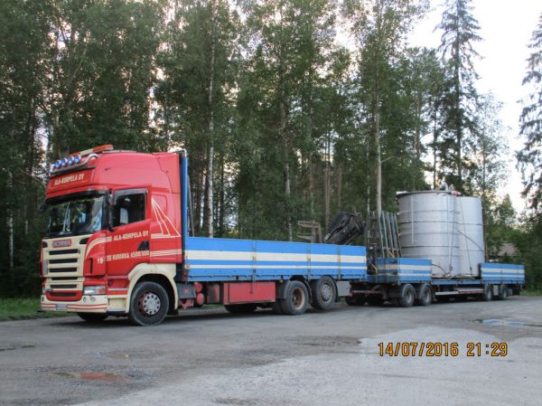 Ala-Korpelan Scania R420 
Ala-Korpela Oy:n nosturilla varustettu Scania R420 täysperävaunuyhdistelmä.
Avainsanat: Ala-Korpela Scania R420 19 Neste