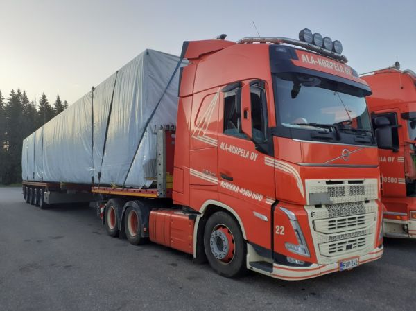 Ala-Korpelan Volvo FH500
Ala-Korpela Oy:n Volvo FH500 puoliperävaunuyhdistelmä.
Avainsanat: Ala-Korpela Volvo FH500 ABC Hirvaskangas 22
