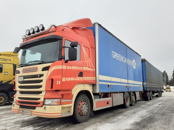 Ala-Korpelan Scania
Ala-Korpela Oy:n Scania täysperävaunuyhdistelmä.
Avainsanat: Ala-Korpela Scania ABC Hirvaskangas 28